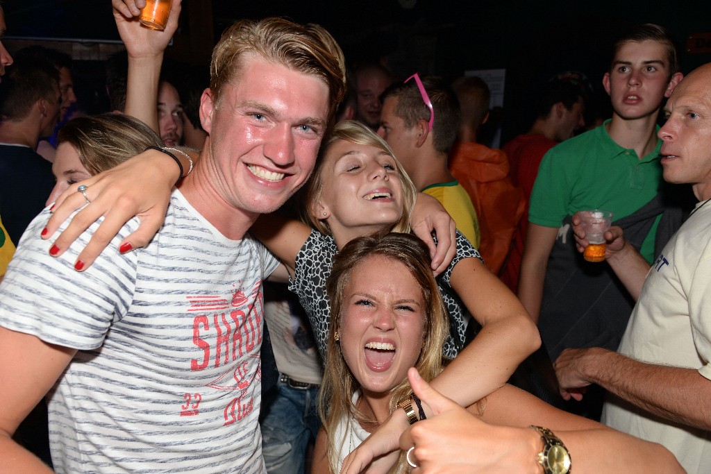 ../Images/Kroegentocht Zomercarnaval Noordwijkerhout 229.jpg